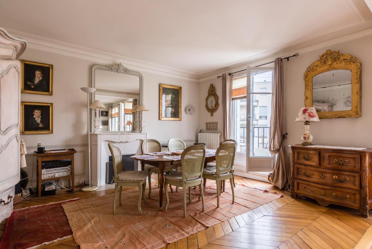 Apartmán Veeve - Charming Mirabeau Paříž Exteriér fotografie