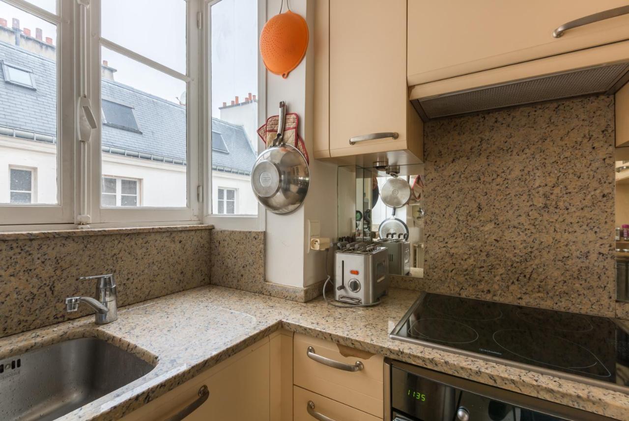 Apartmán Veeve - Charming Mirabeau Paříž Exteriér fotografie
